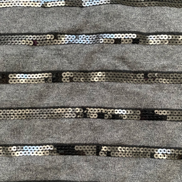 Ann Taylor Gray Striped Sweater Size Medium - Picture 7 of 8